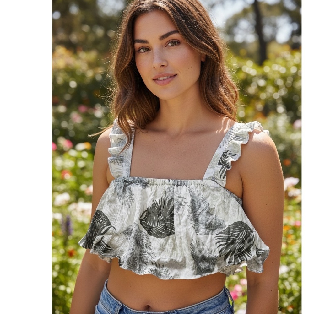 Sadie & Sage White Tropical Palm Leaf Ruffle Crop Halter Top Boho Botanical M